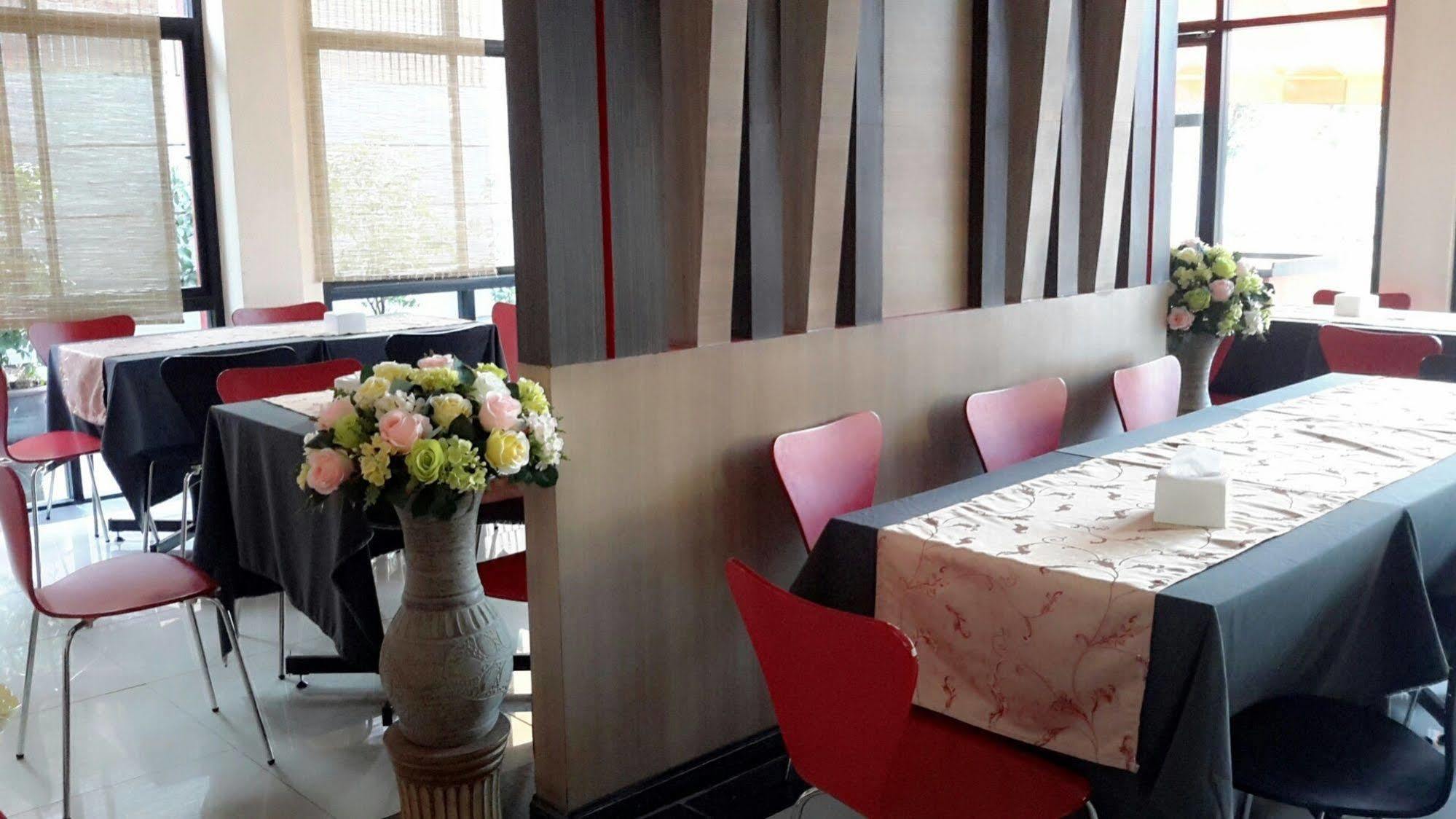 OYO 1127 Baan Siam Hotel Chiang Rai Bagian luar foto