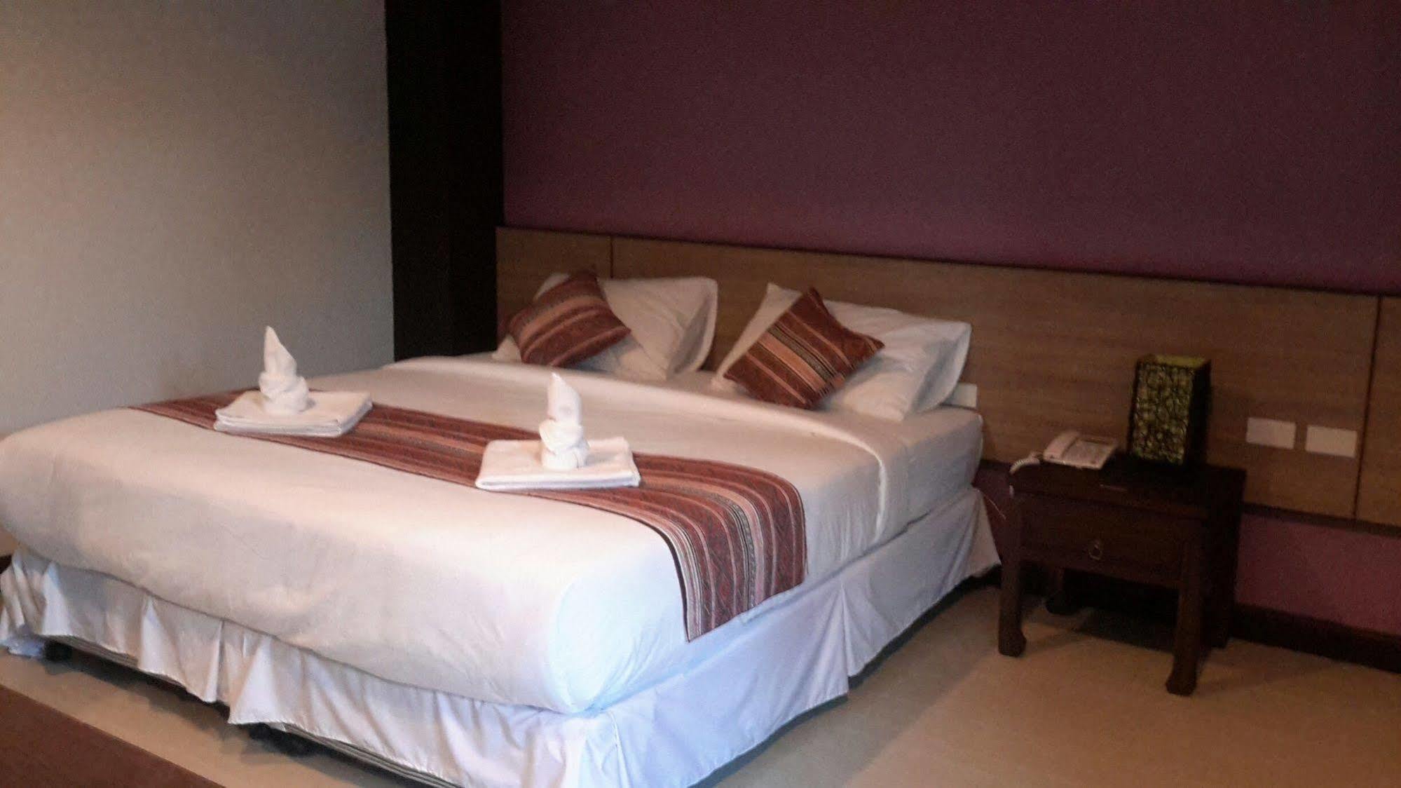 OYO 1127 Baan Siam Hotel Chiang Rai Bagian luar foto